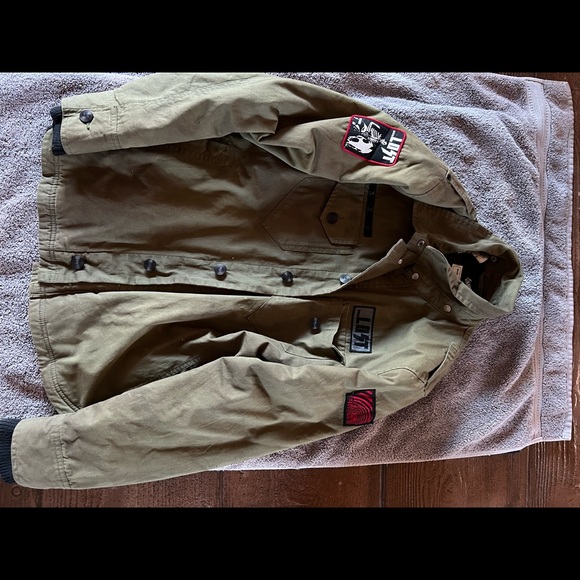 Lost jacket - Picture 1 of 3